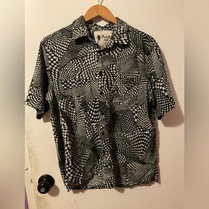 Vintage Silk Circa 1969 black and White Geometric Men's Shirt size L